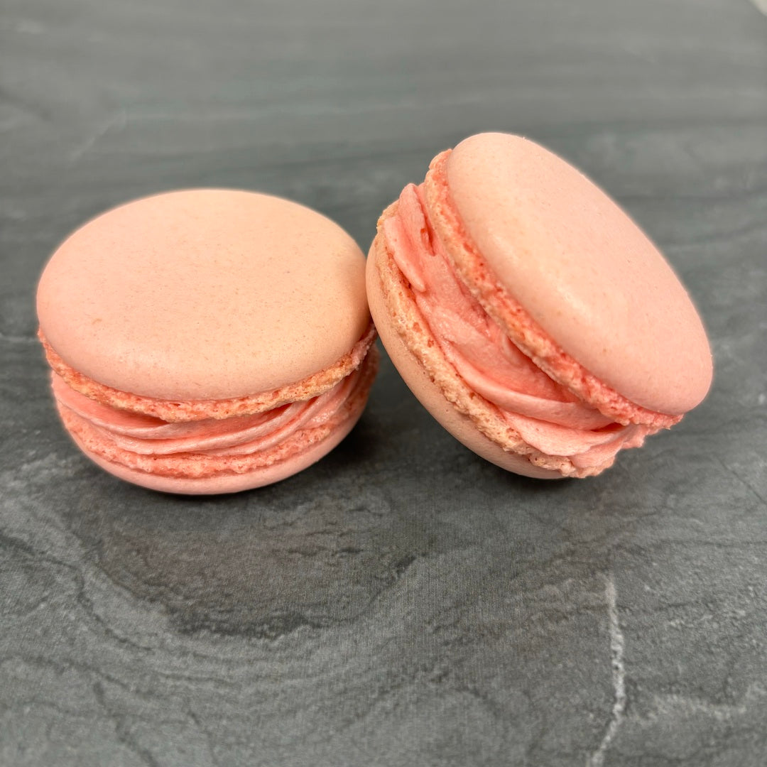 Strawberry Macaron (1)